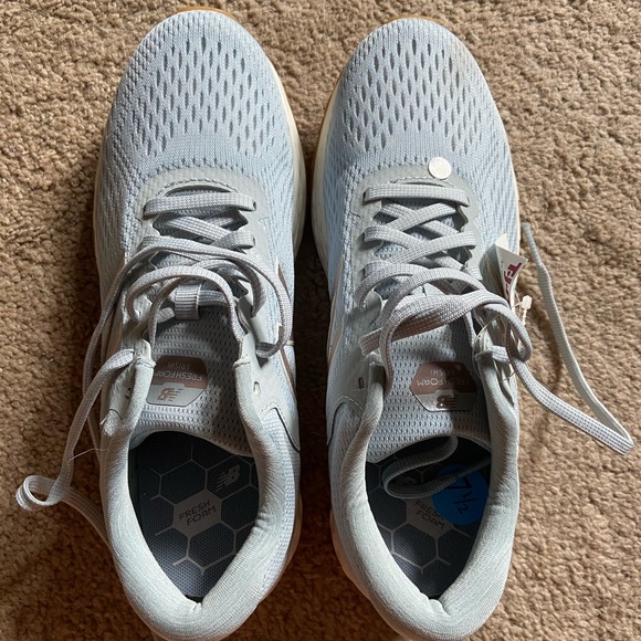 New Balance Sneakers Size 7.5 - Picture 3 of 6